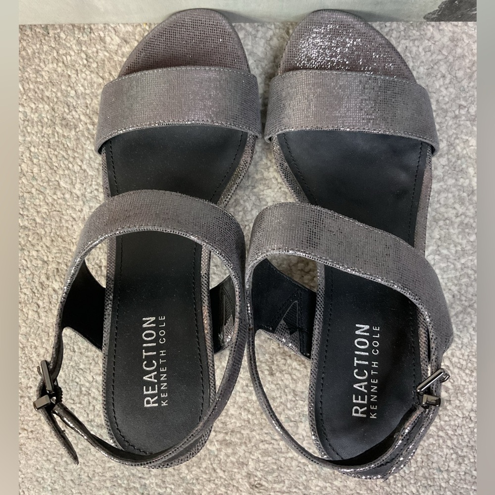 Kenneth Cole Reaction Dee Two Band Pewter Shimmery Slingback Sandals Size 7 NIB - Picture 6 of 15